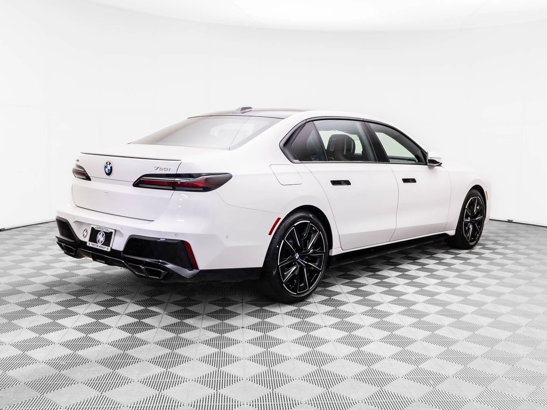 New 2026 White BMW 760i xDrive image 6