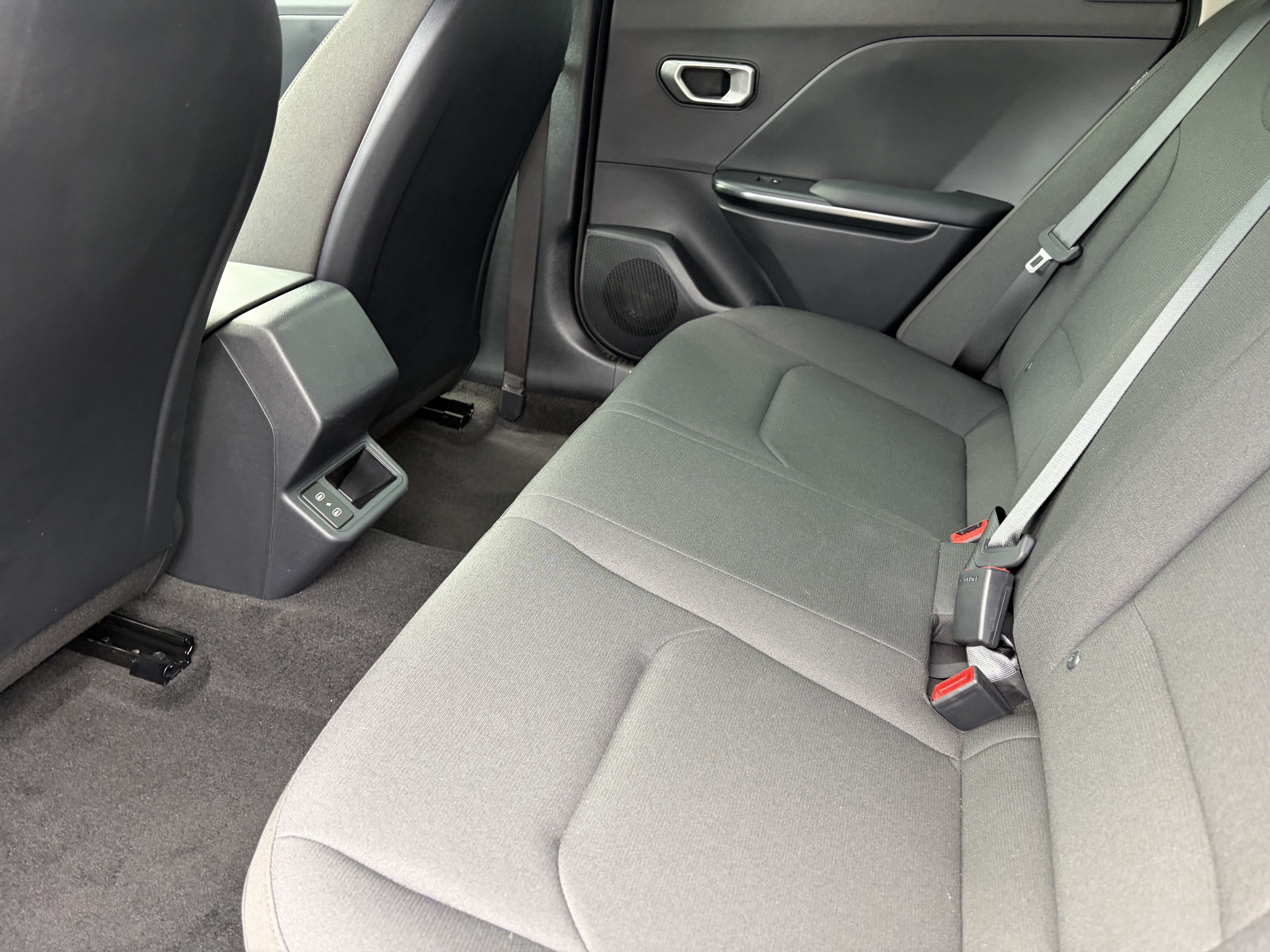 New 2026 Snow White Pearl Kia LXS image 15