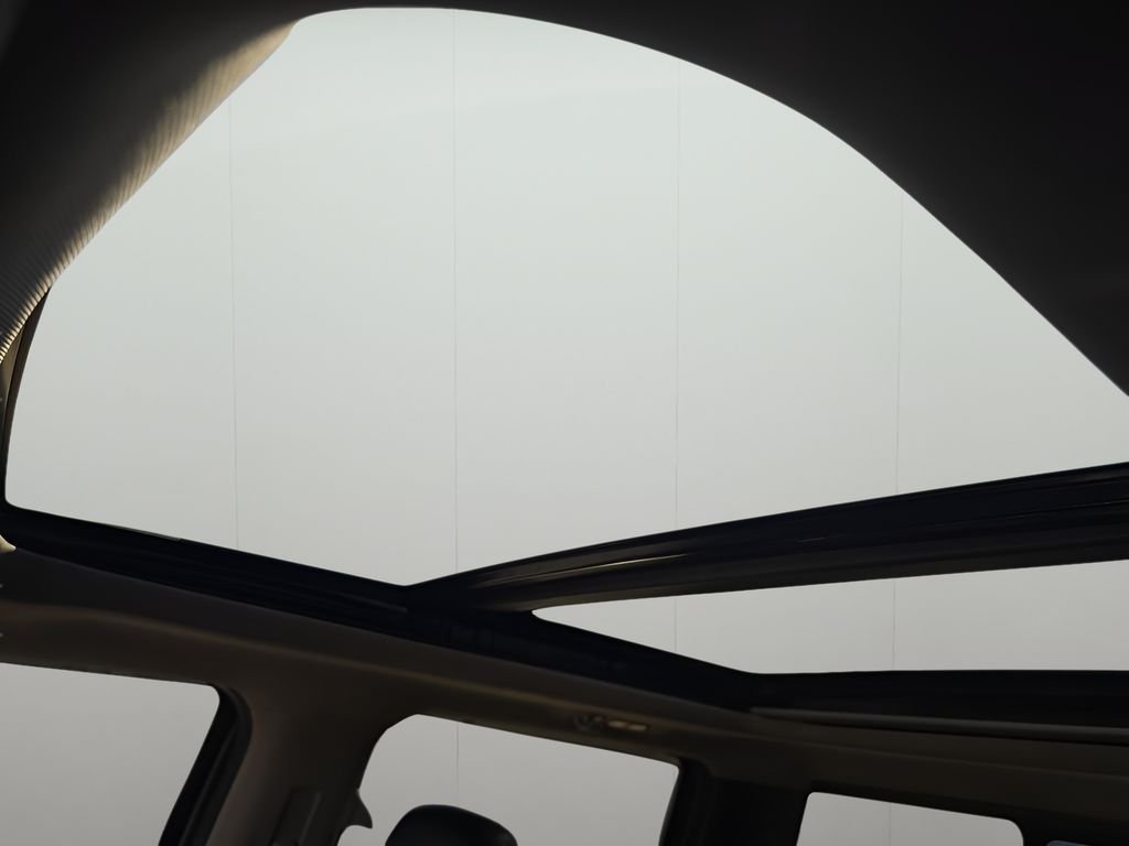 Used 2021 Carbonized Gray Metallic Ford LARIAT image 18