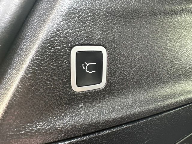Used 2018 Copper Pearlcoat Chrysler Touring L image 20