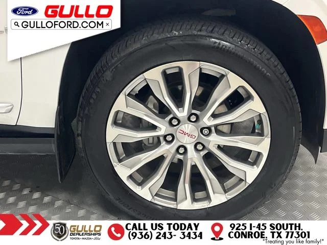 Used 2022 White Frost Tri-Coat GMC Denali image 31