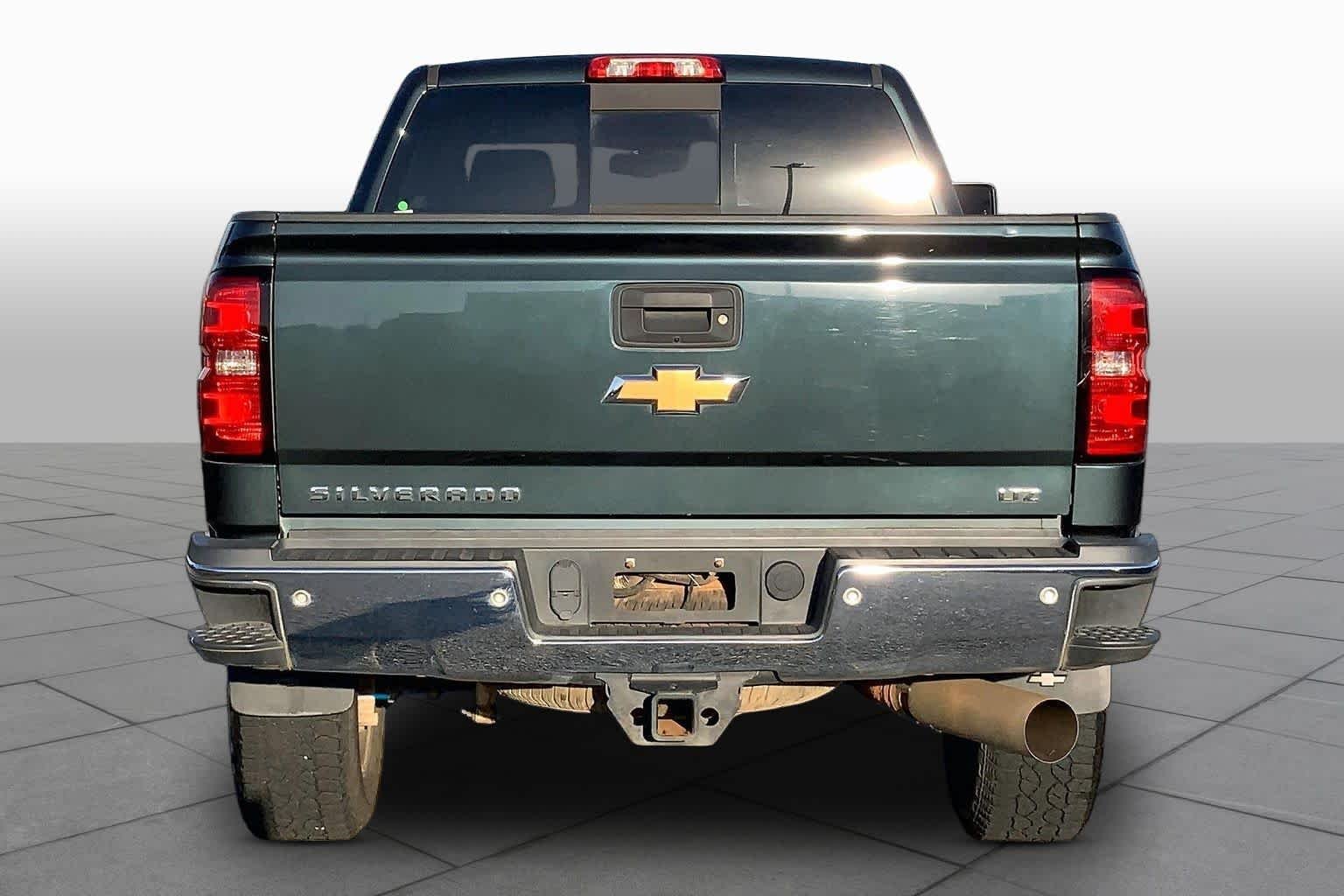 Used 2019 Graphite Metallic Chevrolet LTZ image 5