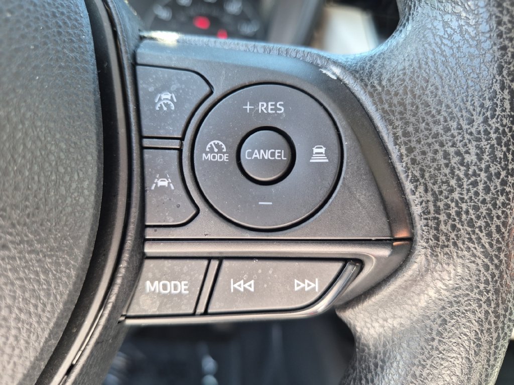 Used 2025  Toyota LE image 19