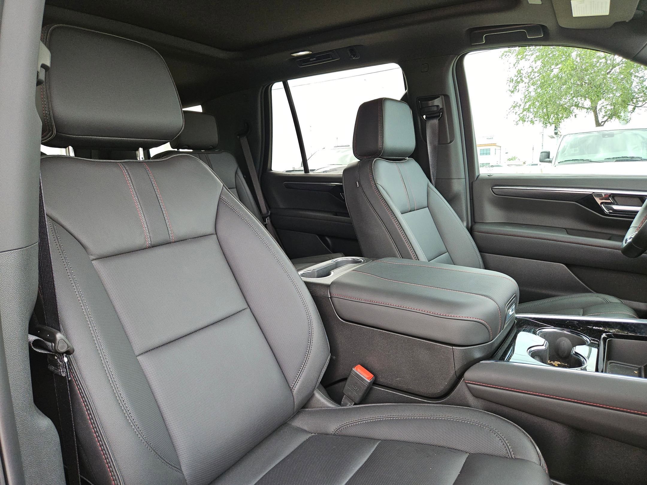 2025 Chevrolet Tahoe RST - Photo 31