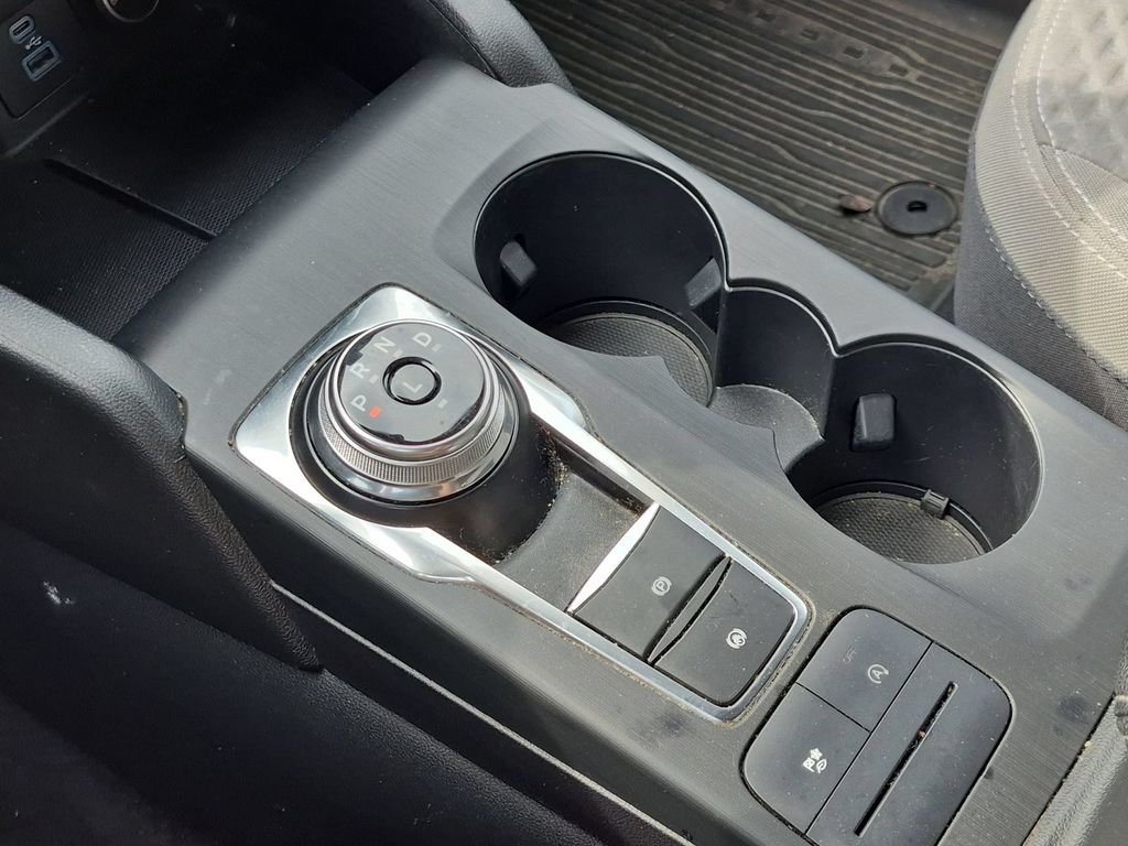 Used 2020 Green Ford SE image 15