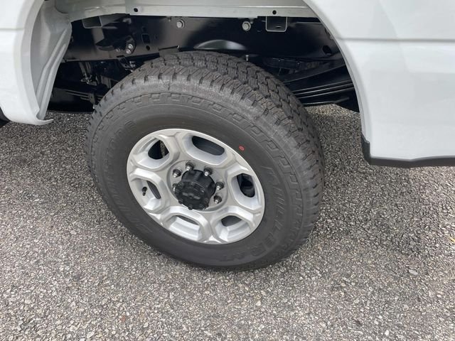New 2026 Avalanche Ford F-350® XLT image 4