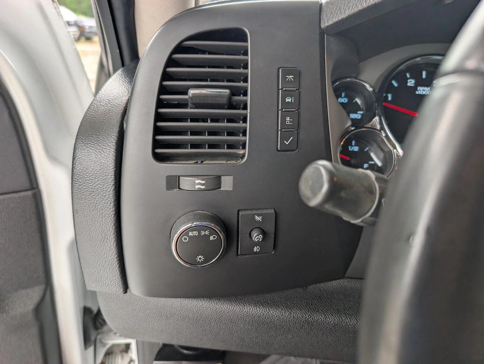 Used 2007 Summit White GMC SLE2 image 27