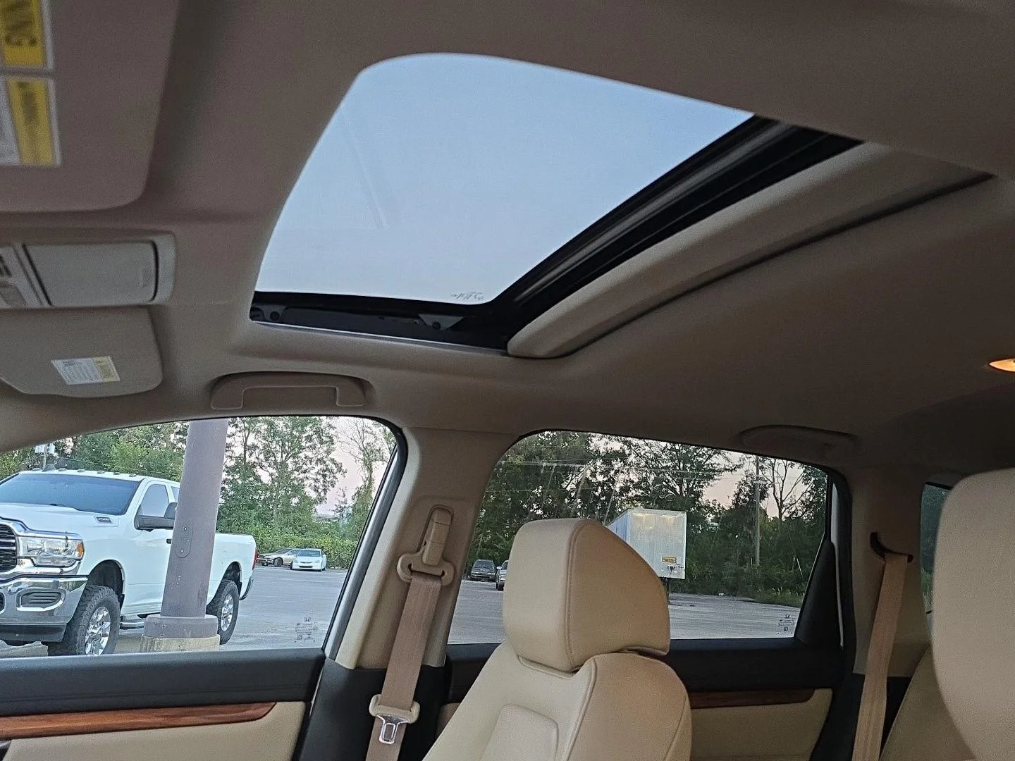 Used 2021 Platinum White Pearl Honda Touring image 13