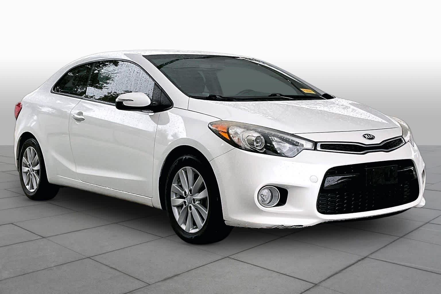 Used 2016 Snow White Pearl Kia EX image 3