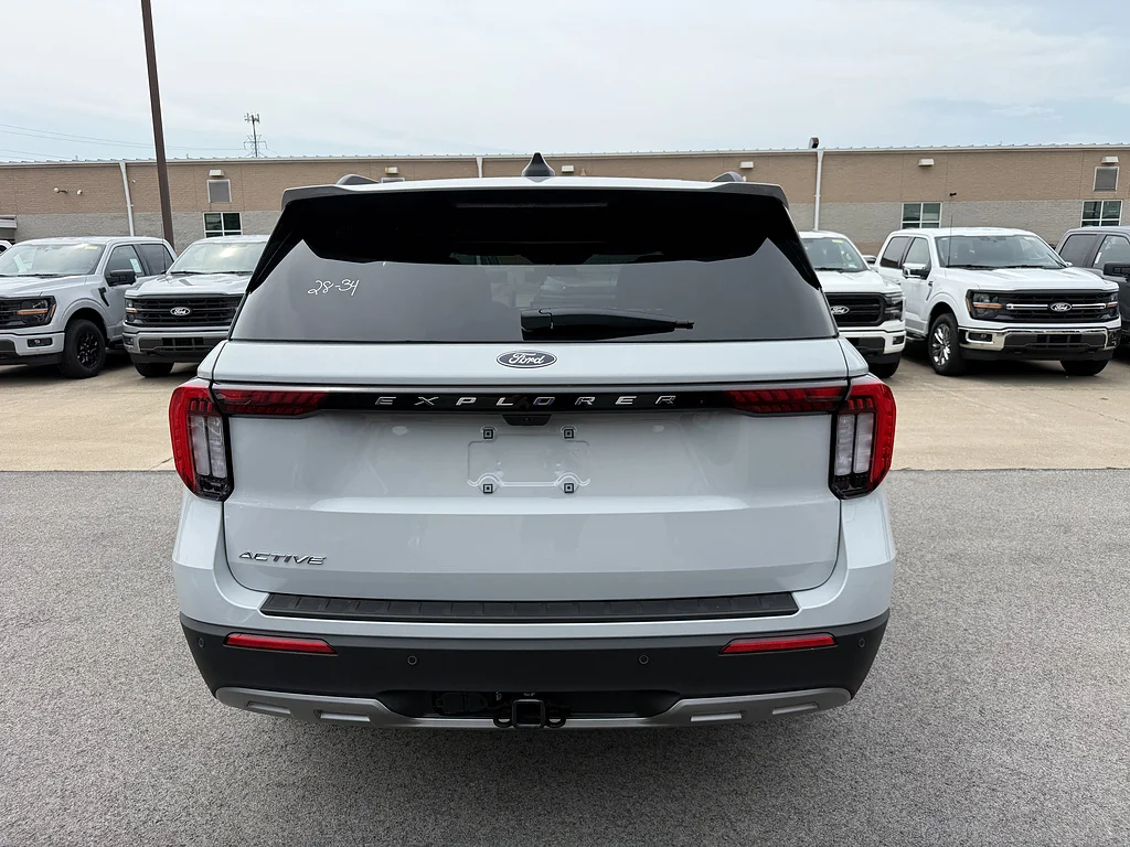 New 2027 Avalanche Gray Ford Active image 4