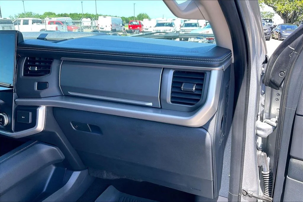 Used 2022 Silver Ford XLT image 23
