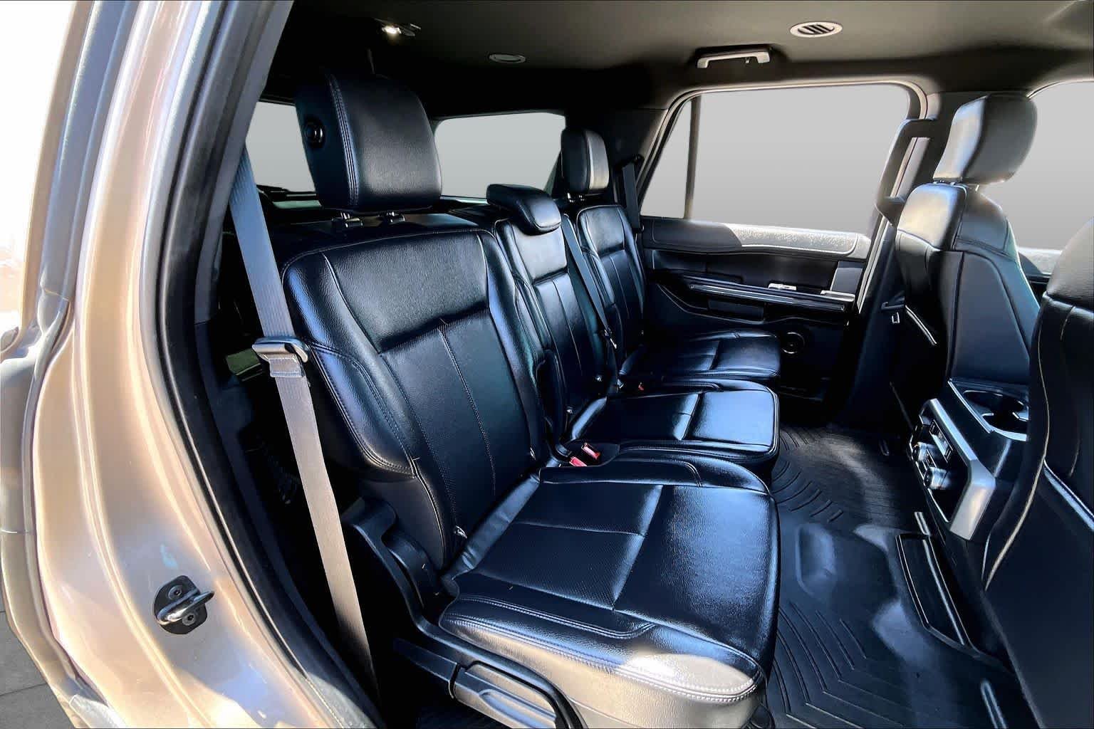 Used 2020 Desert Gold Ford XLT image 18