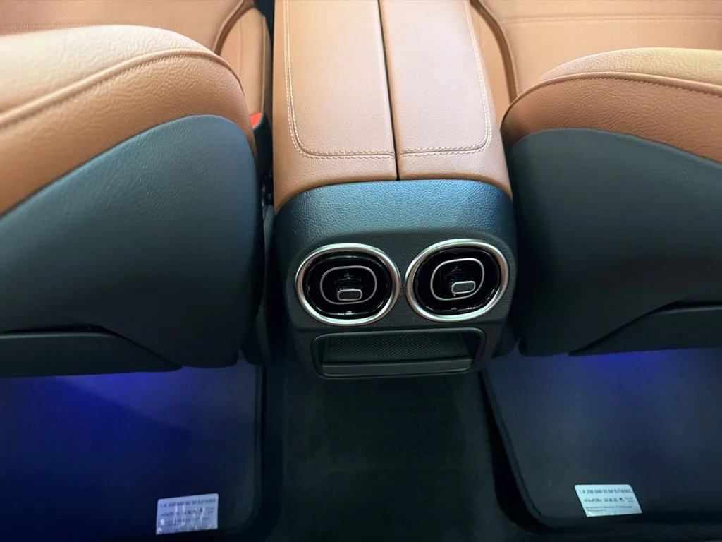 New 2027 White Mercedes-Benz C 300 image 23