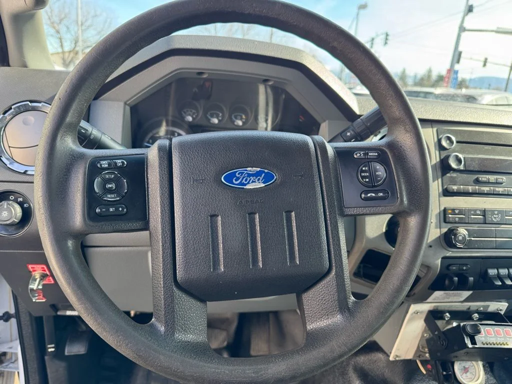 2015 Ford F-550 - Photo 12