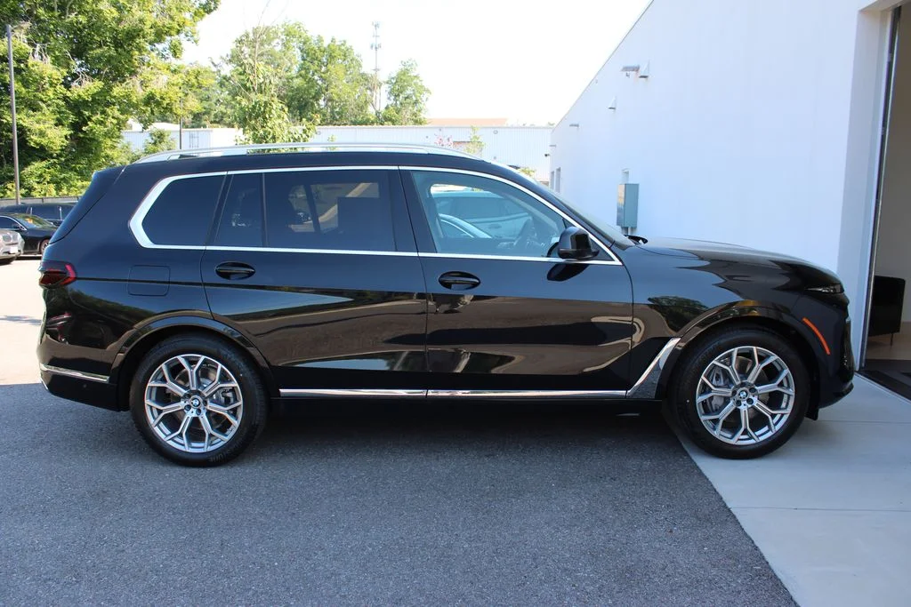 New 2027 Black Sapphire Metallic BMW xDrive40i image 29