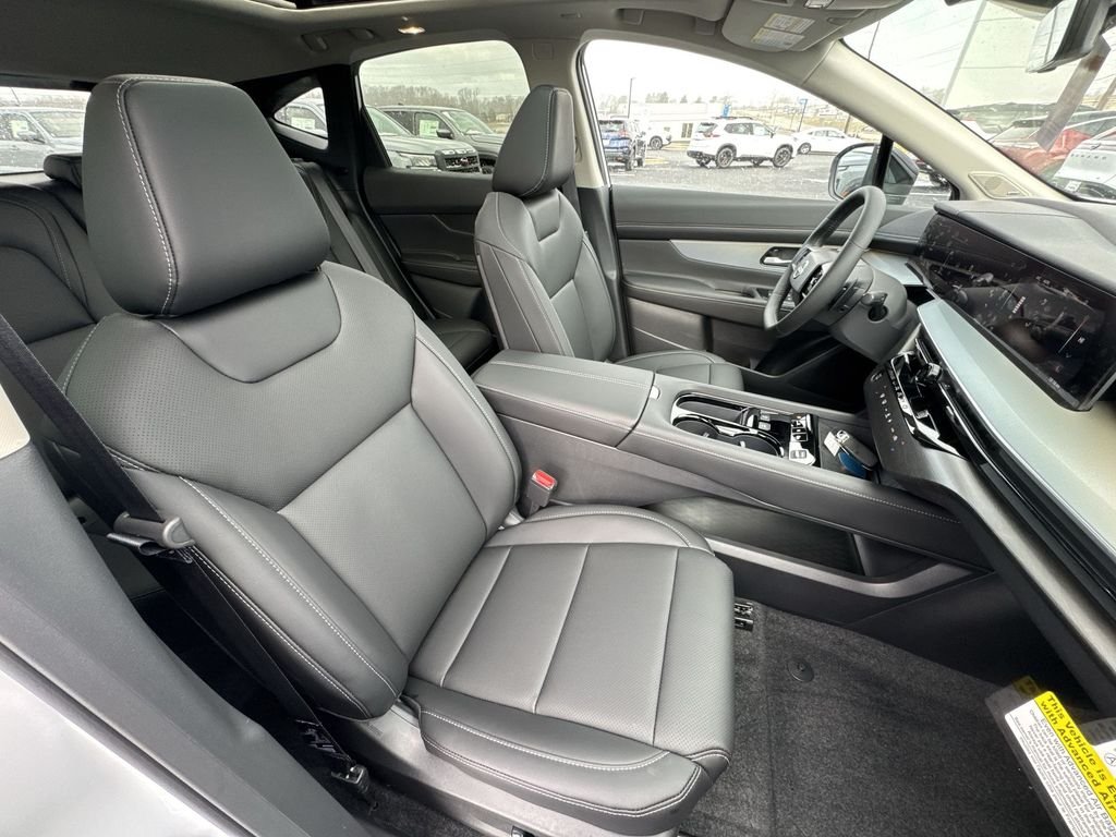 New 2026 White Nissan SL image 24