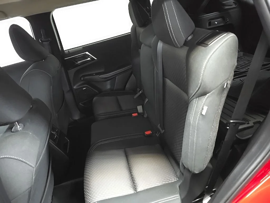 Used 2025 Red Mitsubishi ES image 37