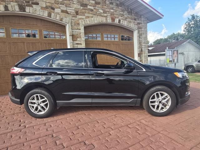 Used 2024 Agate Black FORD SEL image 2