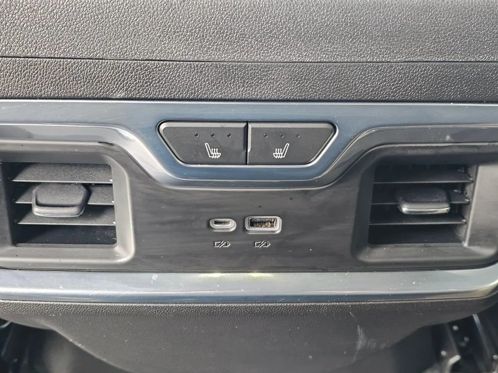Used 2022 Silver Ice Metallic Chevrolet LTZ image 18