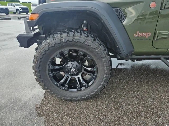 Used 2024 Green Jeep Mojave image 27
