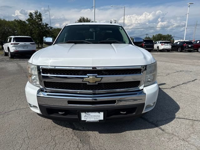 Used 2011 Chevrolet Silverado 1500 LT with VIN 1GCRCSE02BZ393162 for sale in Carbondale, IL