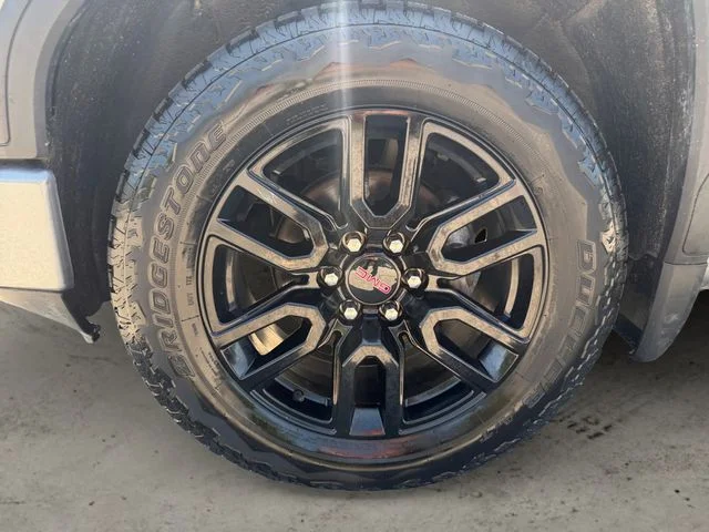 Used 2020 Gray GMC Elevation image 15