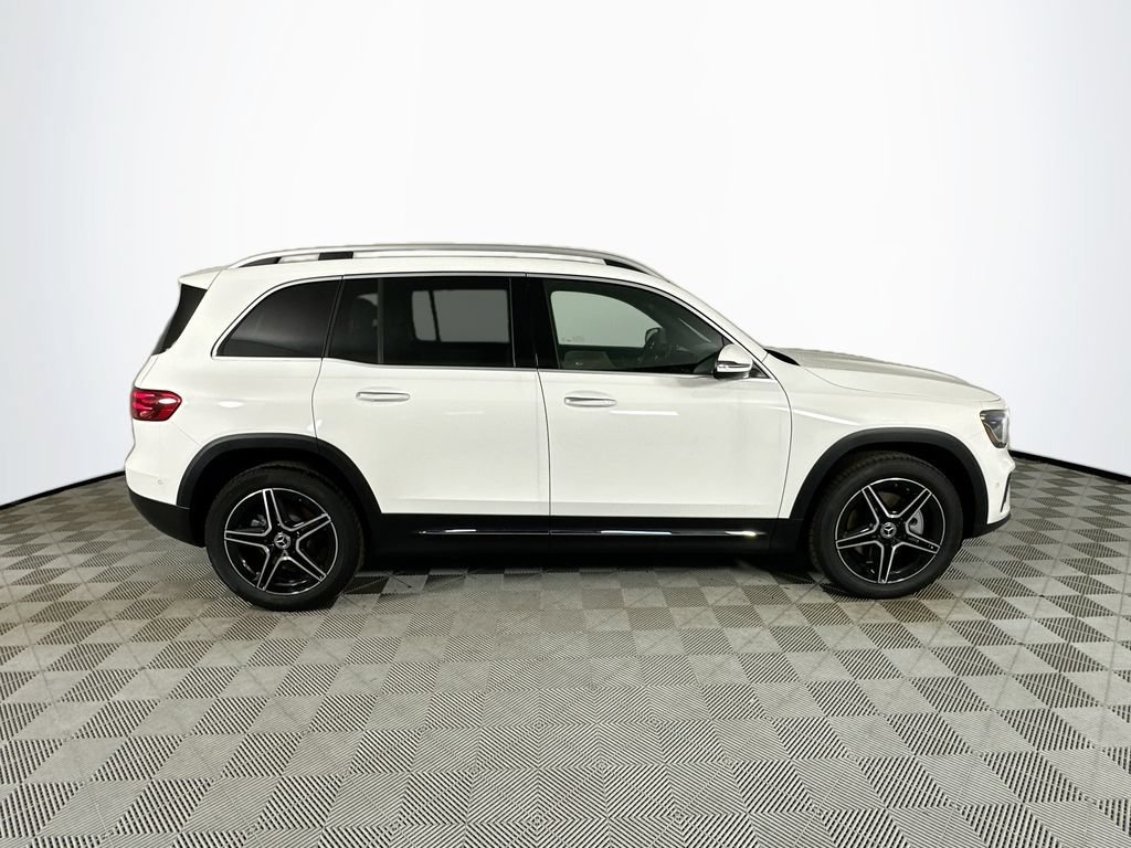 New 2026 Polar White Mercedes-Benz GLB 250 image 40