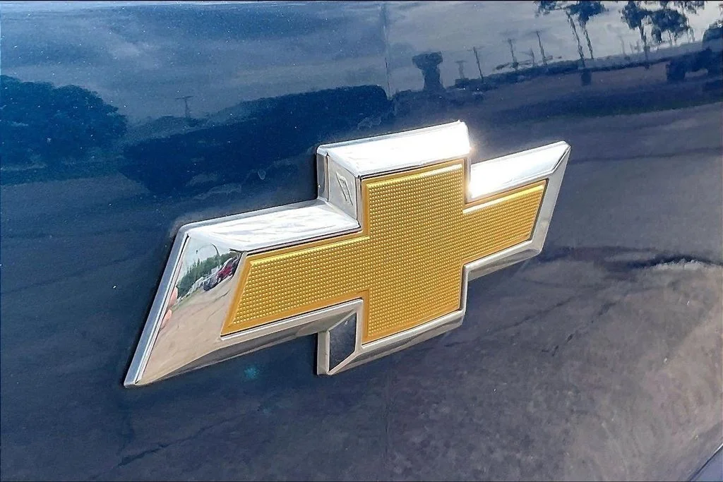 Used 2021 Blue Chevrolet LT image 27