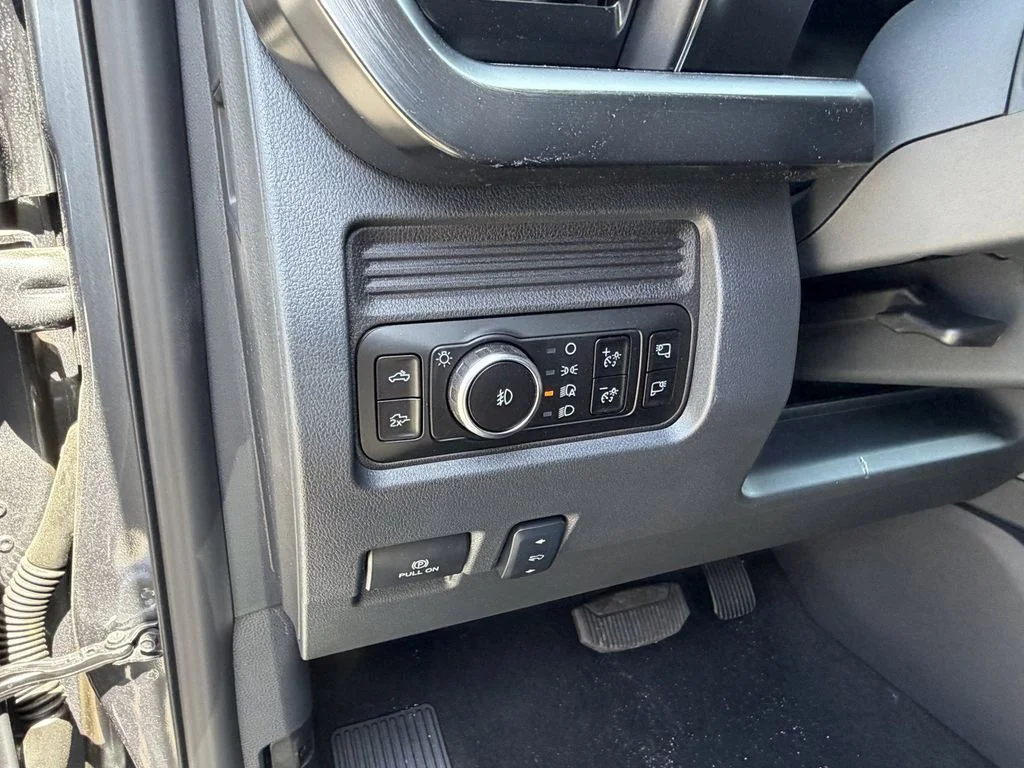 New 2026 Carbonized Gray Metallic Ford F-250® Lariat® image 28