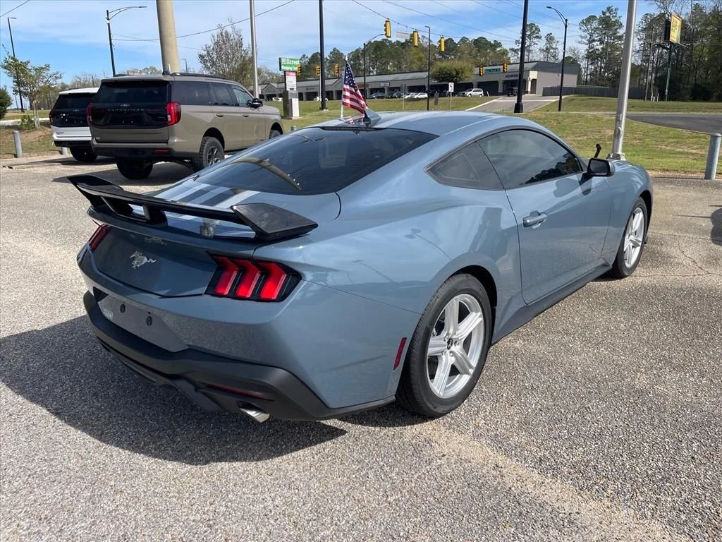 2026 Ford Mustang EcoBoost Fastback - Photo 12