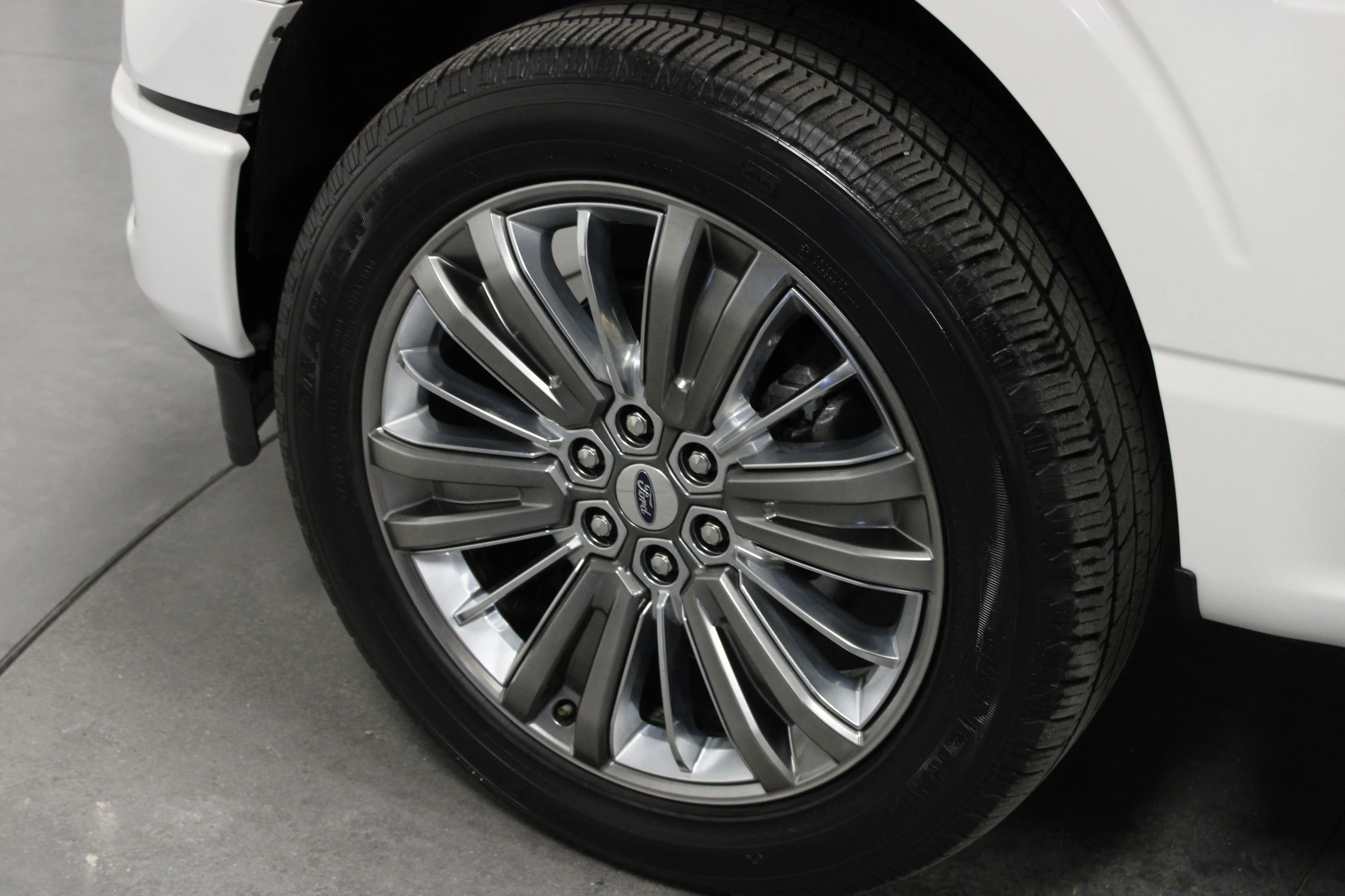 Used 2024 Star White Metallic Tri-Coat Ford Platinum image 10