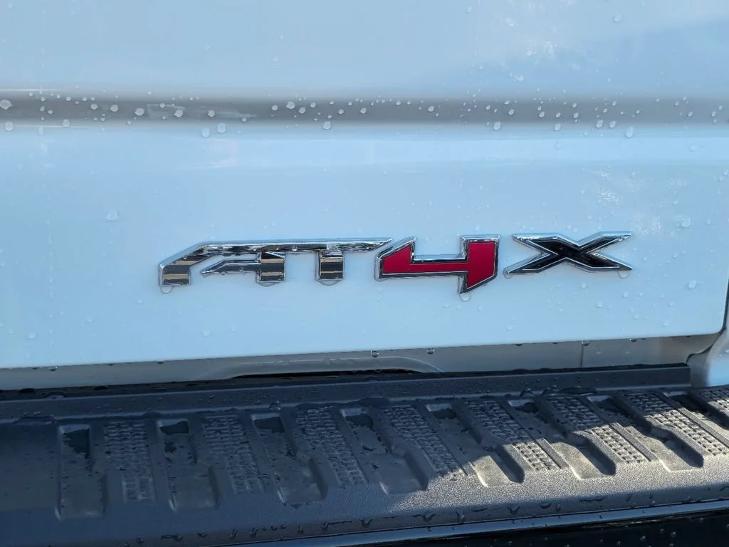 New 2026 Summit White GMC AT4X image 33