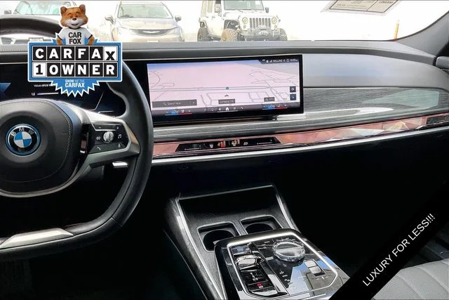 Used 2023 Gray BMW xDrive60 image 5