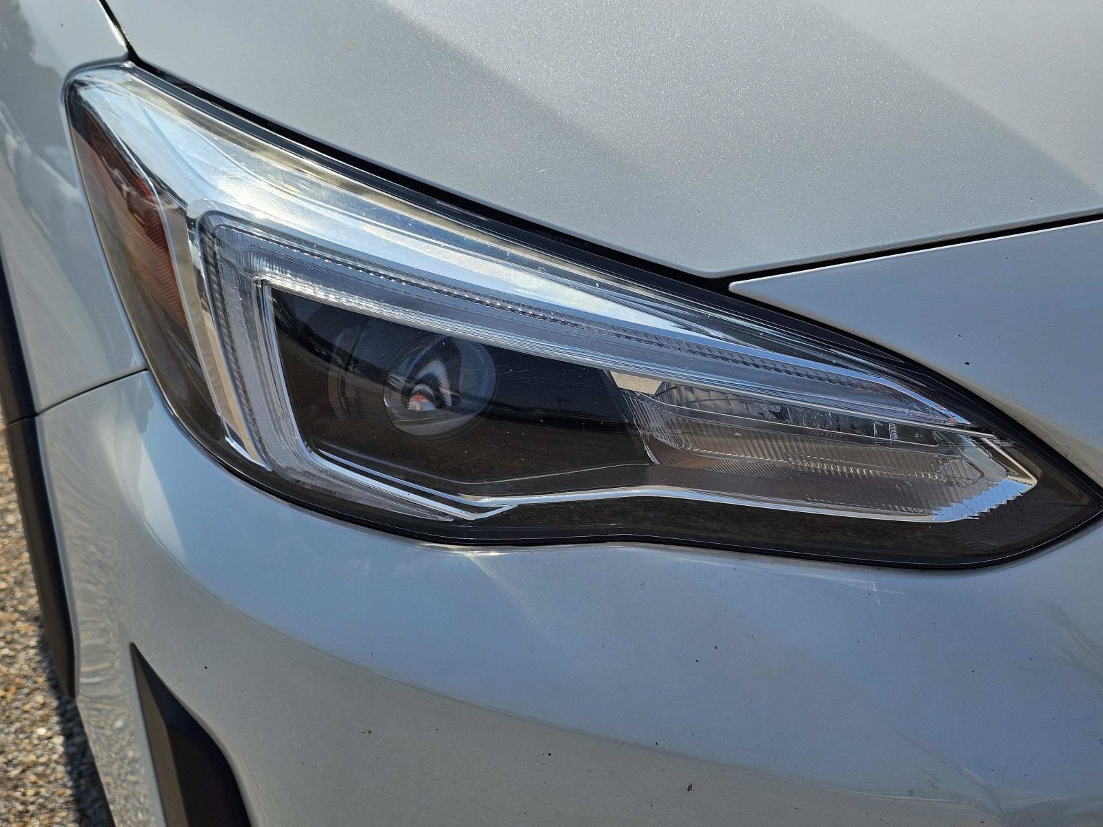 Used 2021 Crystal White Pearl Subaru Limited image 4