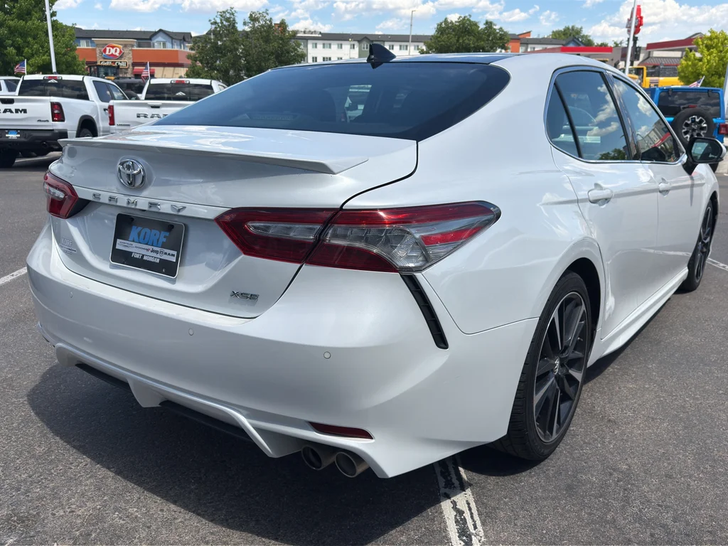 Used 2018 Super White Toyota XSE V6 image 6
