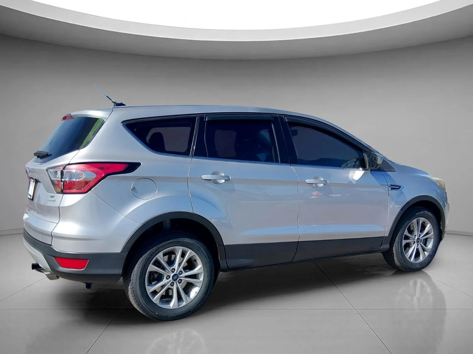 Used 2017 Ingot Silver Ford SE image 5