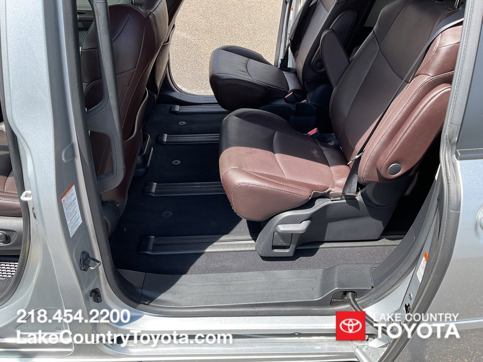 Used 2022 Silver Toyota Platinum image 11