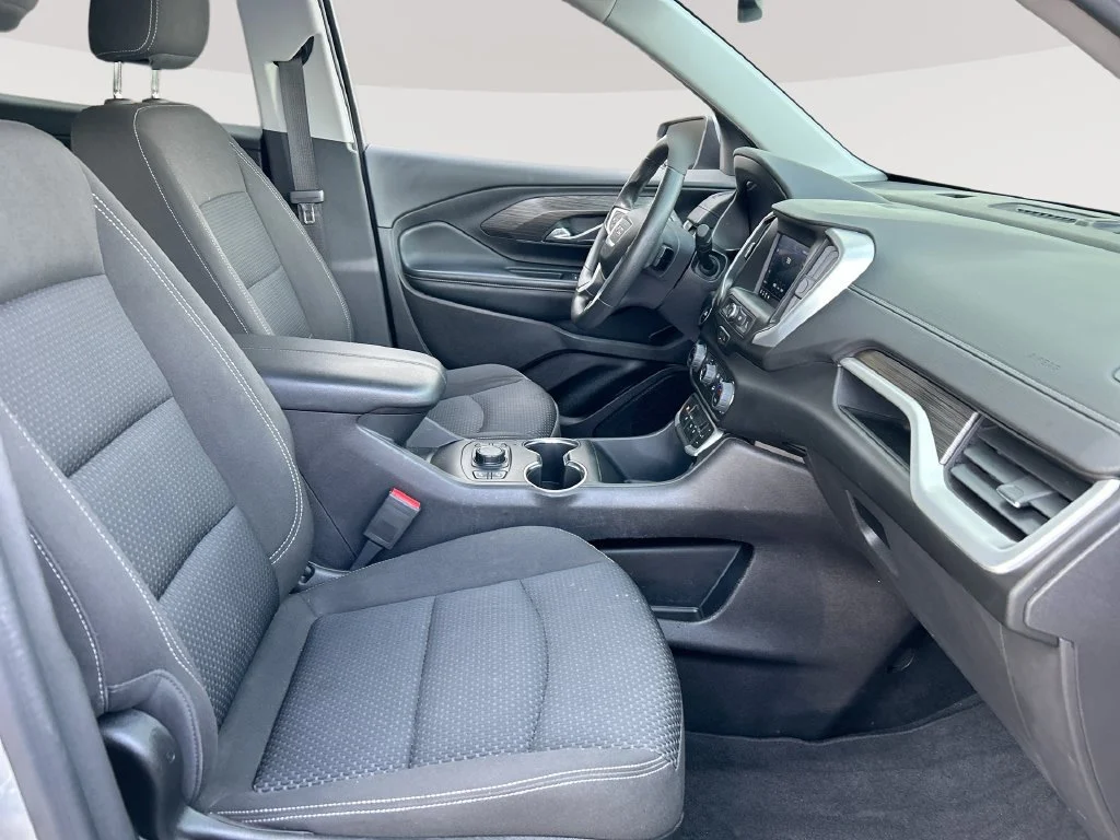 Used 2024 Sterling Metallic GMC SLE image 27