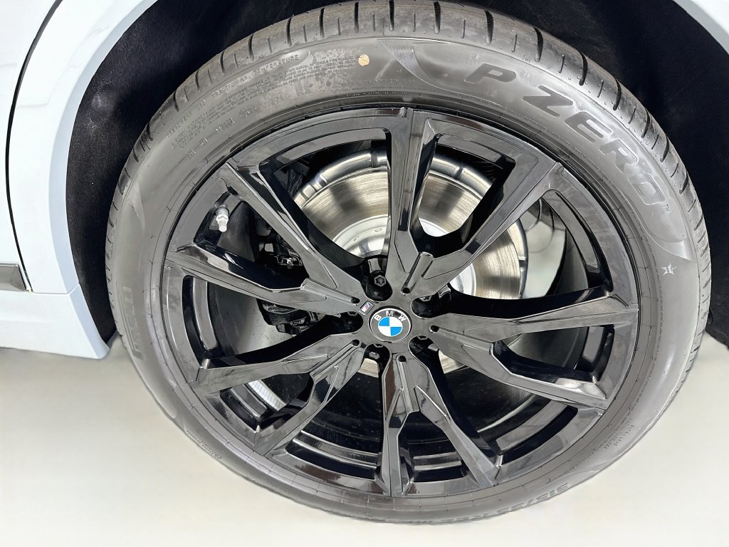 New 2027 Gray Metallic BMW xDrive40i image 31