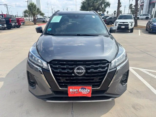 Used 2023 Gray Nissan SR image 2