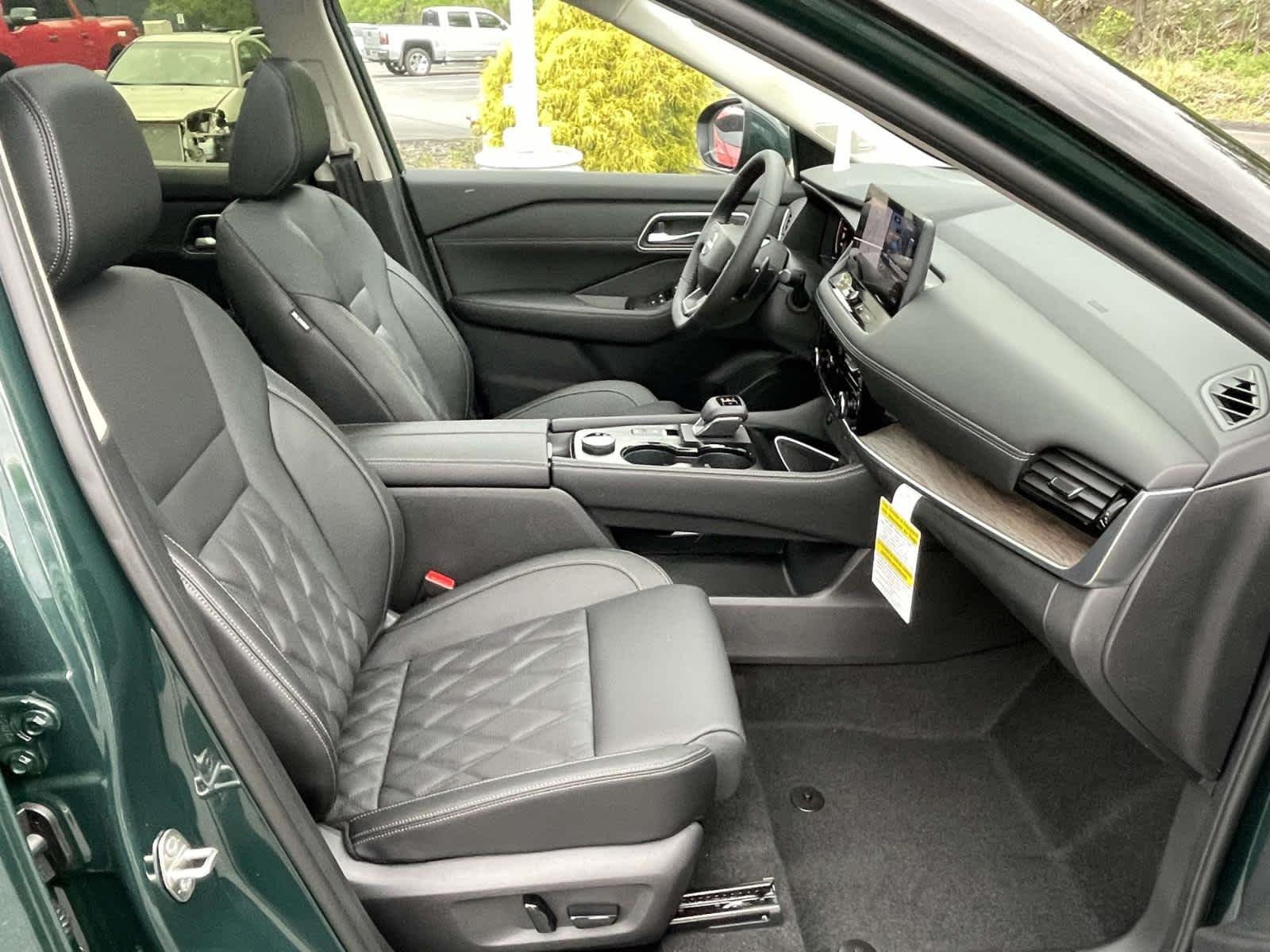New 2026 Obsidian Green Nissan Platinum image 21