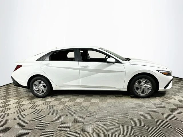 New 2026 White Hyundai SE image 2