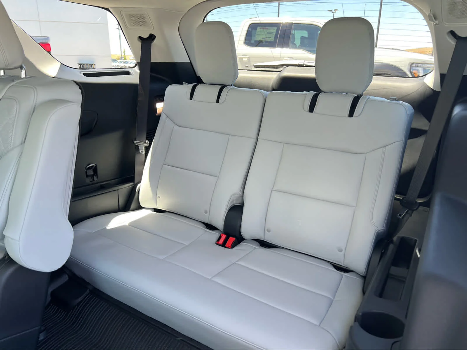 New 2026 Space White Metallic Ford Platinum™ image 28