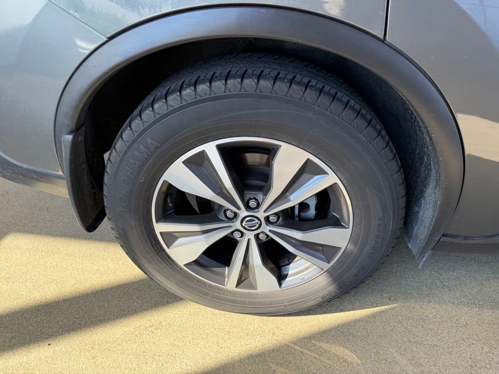 Used 2020 Gray Nissan S image 8