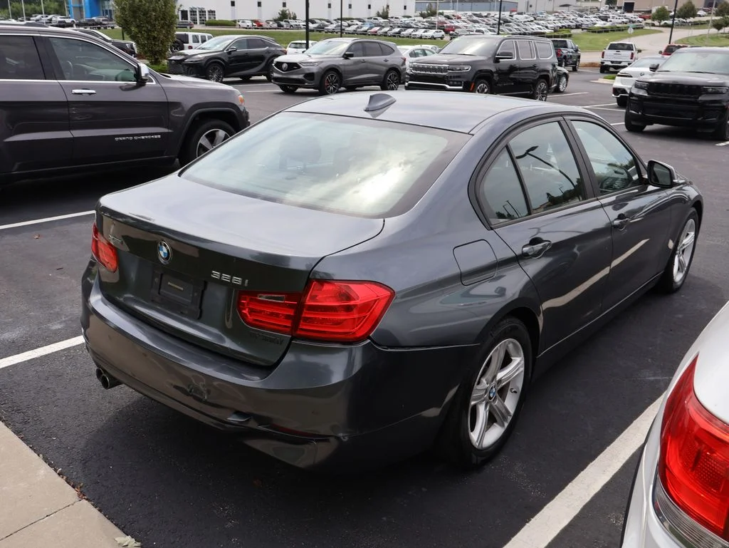 Used 2015 Gray BMW 328i xDrive image 9
