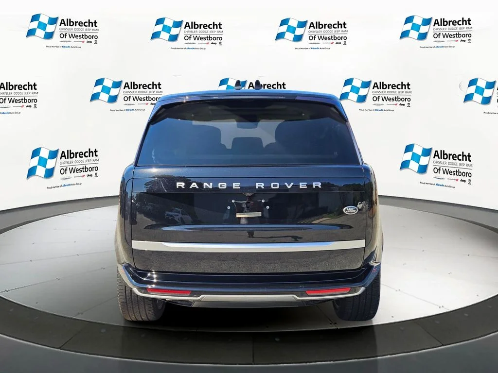 Used 2023 Black Land Rover First Edition image 4