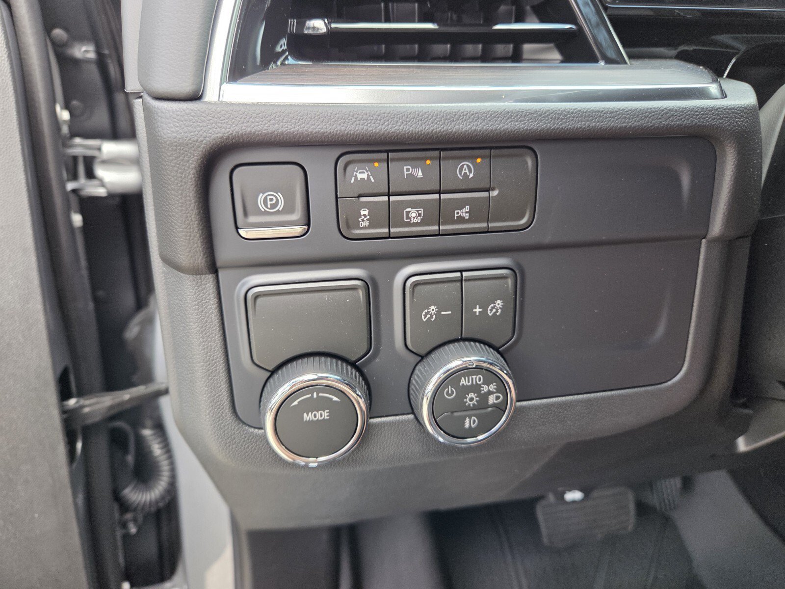 2026 Chevrolet Tahoe LT - Photo 28