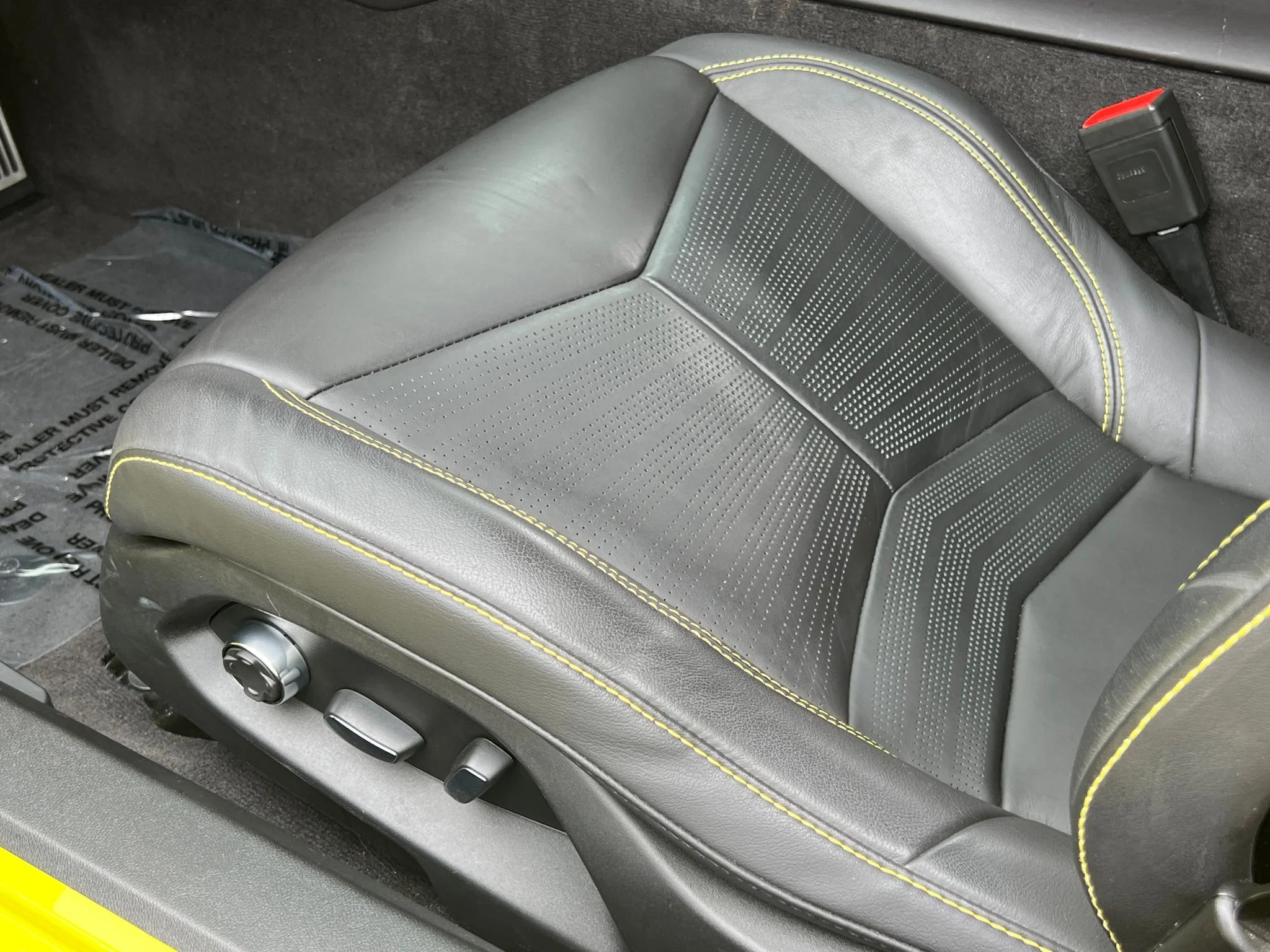 Used 2023 Yellow Chevrolet Z06 image 37