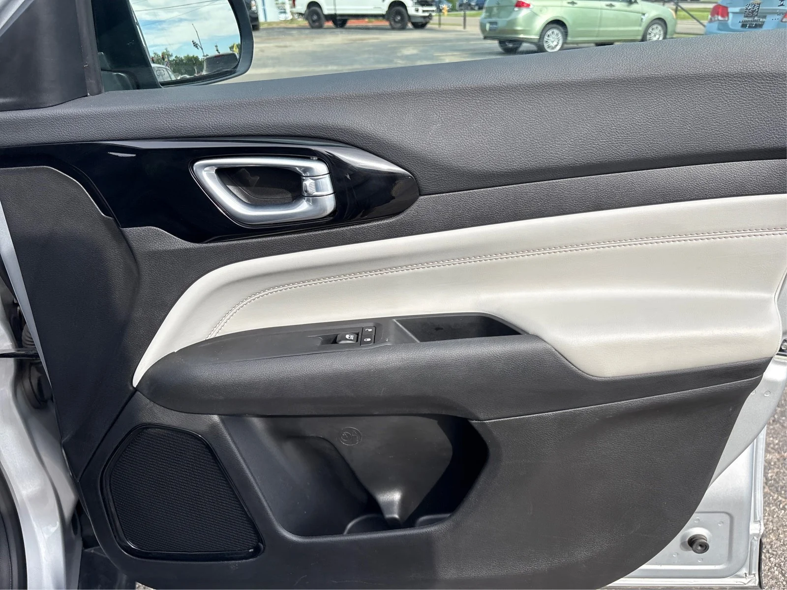 Certified Used 2025 Silver Jeep Limited image 19