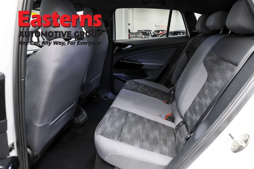 Used 2021 White Volkswagen Pro image 21